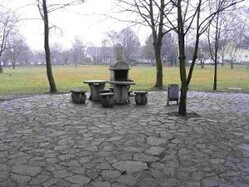 Grillplatz vor der Sporthalle Grillplatz vor der Sporthalle