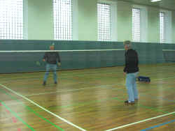 Gefangene beim Badmintonspiel