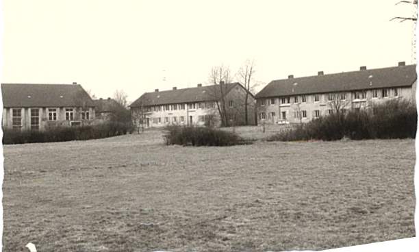 Unterkunftsgebäude und Turnhalle 1968